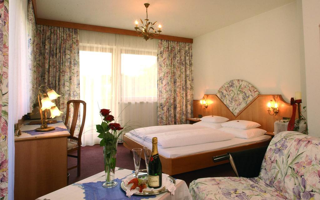 Hotel Alpina Nature-Wellness Wenns Bagian luar foto