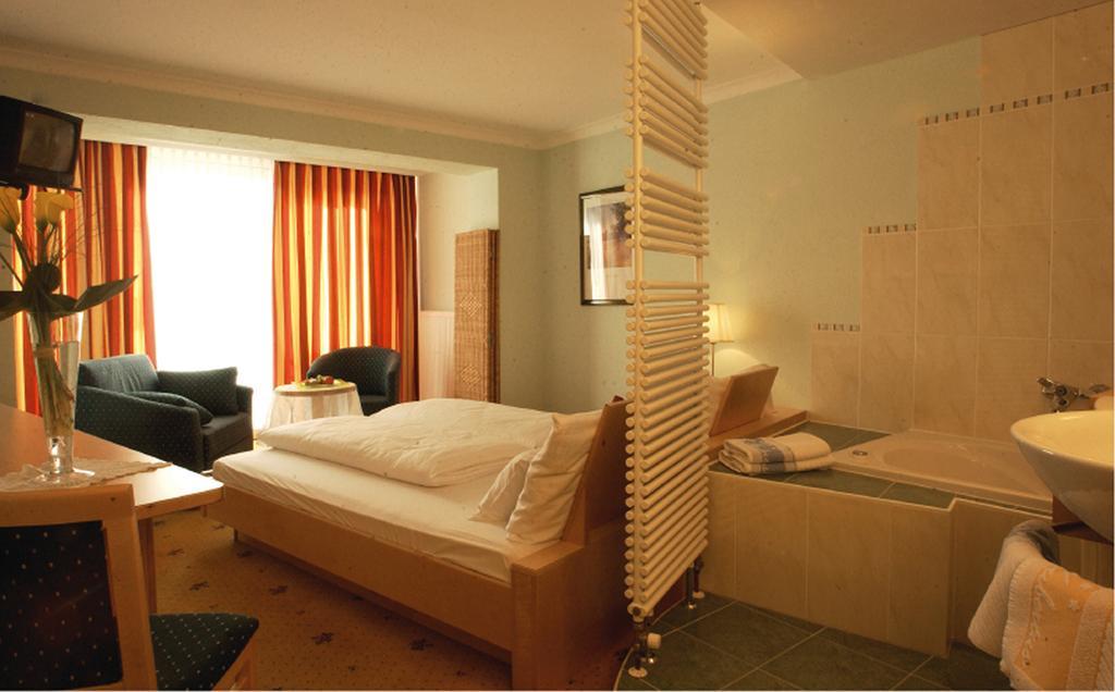Hotel Alpina Nature-Wellness Wenns Bagian luar foto