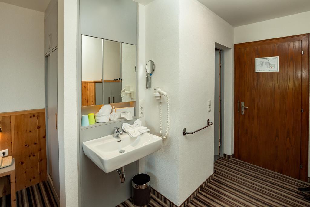 Hotel Alpina Nature-Wellness Wenns Bagian luar foto